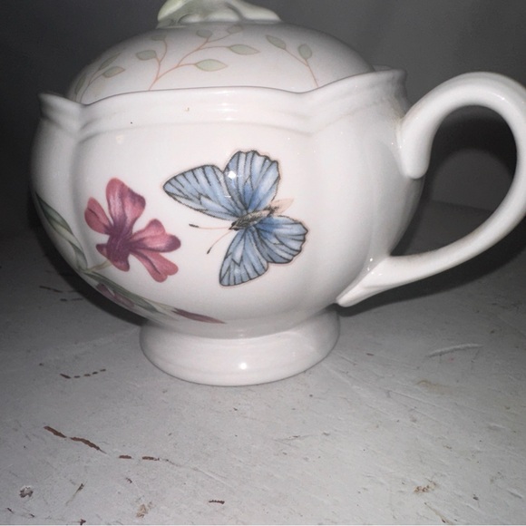 Lenox Butterfly Meadow Lidded Double Handle Sugar Bowl Artist Louise Le Luyer - Picture 3 of 9